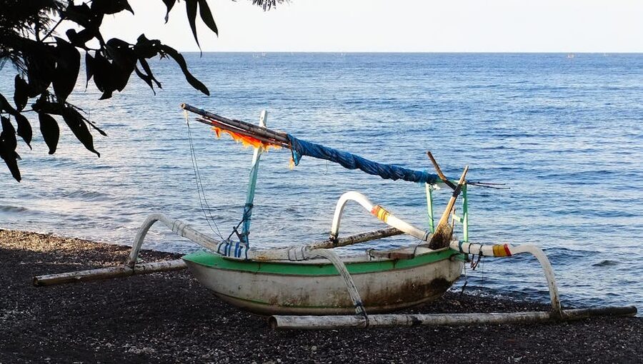 Jukung fishing boats lined up at Amed