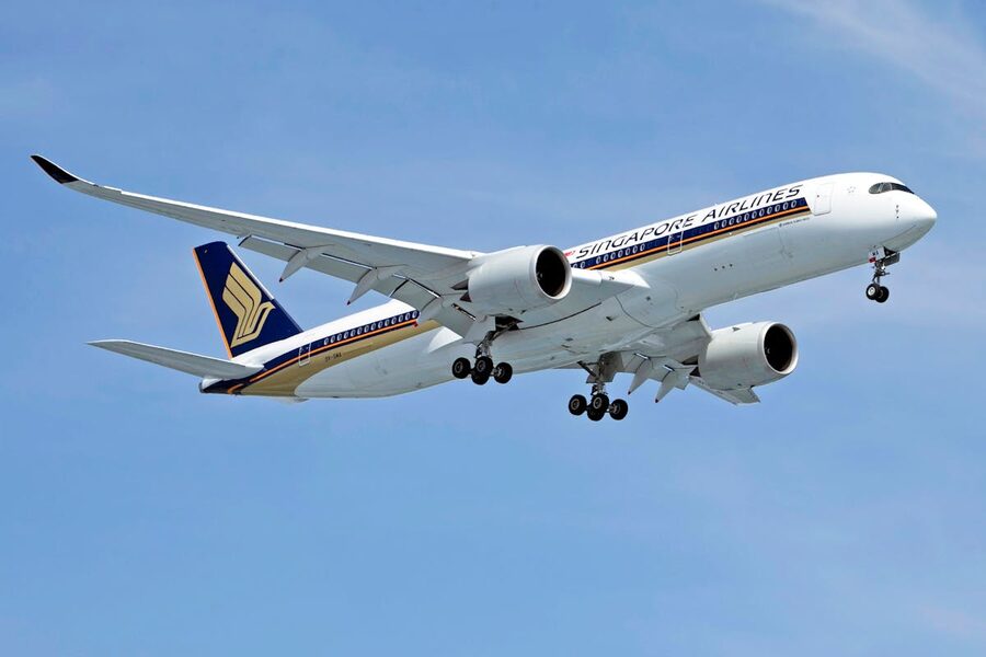 Singapore Airlines A350 in flight