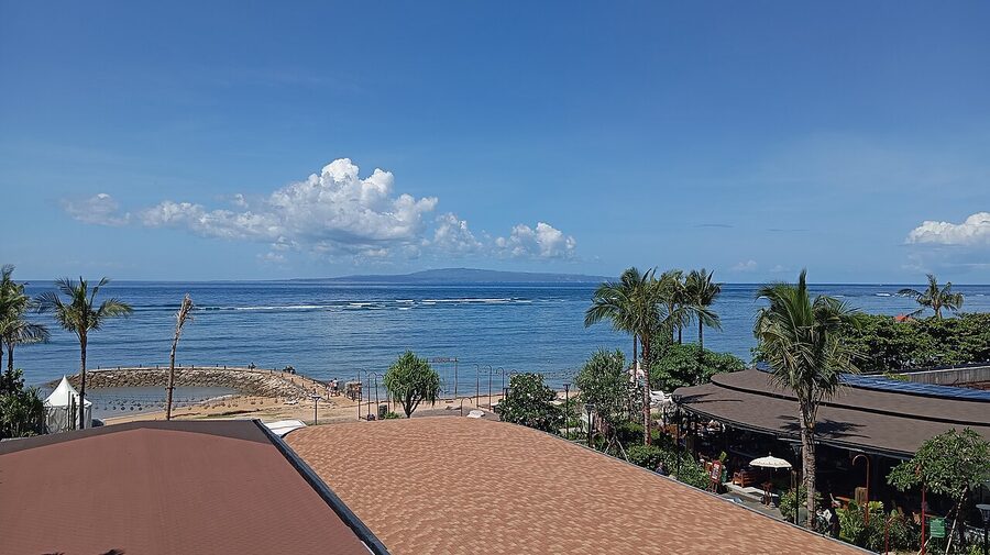 View from Sanur Beach looking out to Nusa Lembongan