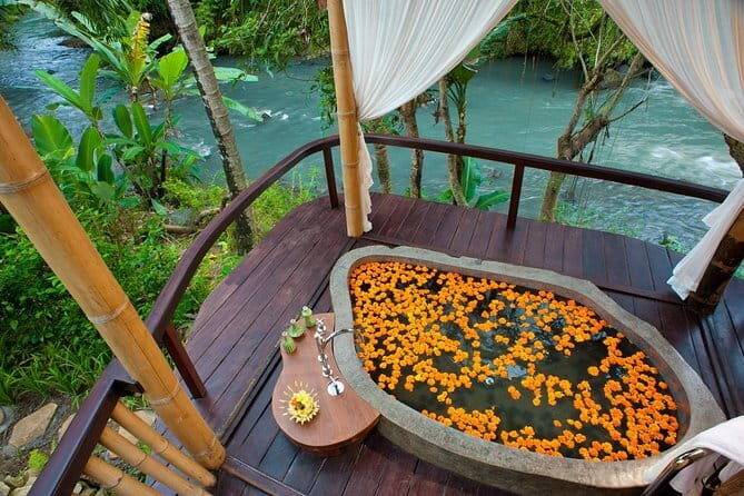2 hours Bali Lulur Massage & Spa Treatment Including Hotel Transfers - Body scrub and body polish: the lulur highlight step