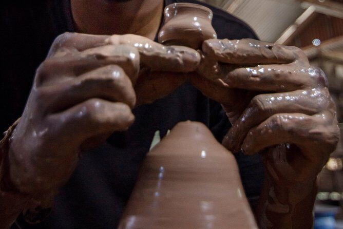3 Hours Wheel Throwing Basic Ceramic Class - Group Size and the Feel of a Private Class