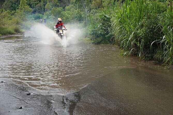 6 Hours Private Dirt Bike Tour in Ubud - Lunch with volcano views: a real break in the middle of the action