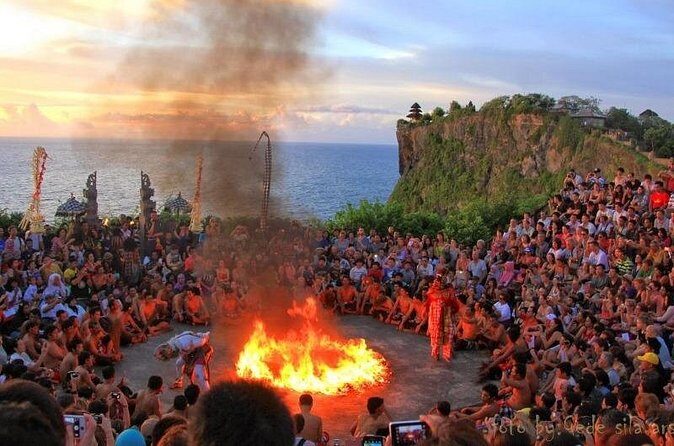 Admission Tickets for Kecak Dance & Uluwatu Temple Sunset - Uluwatu Temple at Sunset: Where Views Meet Tradition