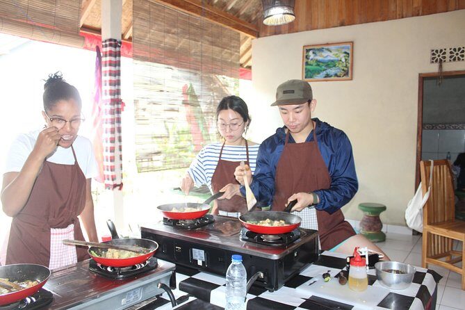 Afternoon Cooking Class & Making Bali Offering with Dinner - The big family meal: eating what you cooked