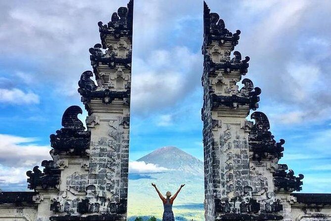All-Inclusive Lempuyang Temple Gate Of Heaven Tour - Tirta Gangga: the royal water palace for photos and calm walking