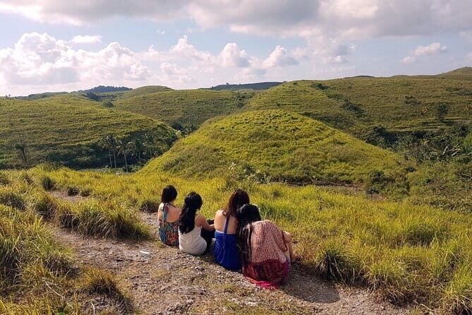 All Inclusive Nusa Penida East Island Private Tour from Bali - Tree House Viewpoint: Getting the Diamond Beach Background Shot