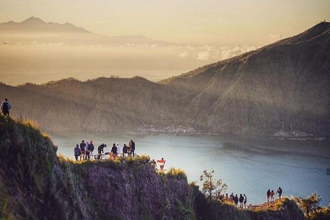 All Inclusive Private Mount Batur Sunrise Trekking And Natural Hot Springs - Kuta Pickup 2–3 AM and the March Toward Mount Batur