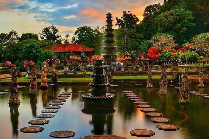 All Inclusives Bali Private Tour Temples Palaces and Nature - Lereng Agung Restaurant: where the lunch break turns into a viewpoint