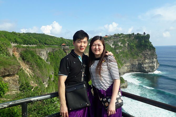 Amazing 4 Day Bali Tour Packages - Day 2: Tanah Lot, Beratan Lake Temple, Wanagiri Hidden Hills, and Pod Chocolate