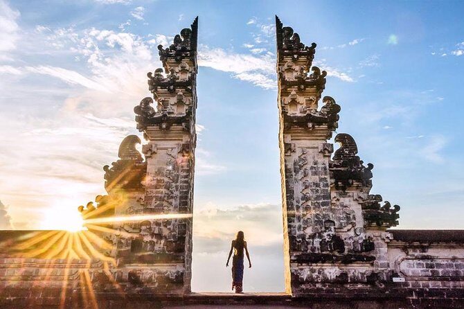 Amazing Private Tour: Lempuyang temple, Tirta gangga, Tukad cepung waterfall - Tirta Gangga Water Palace: Pools, Fountains, Statues, and Garden Stonework