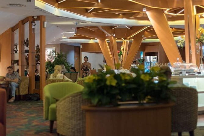 Bali Airport Immigration Fast Track Service - From plane door to your next step: how the fast track really works