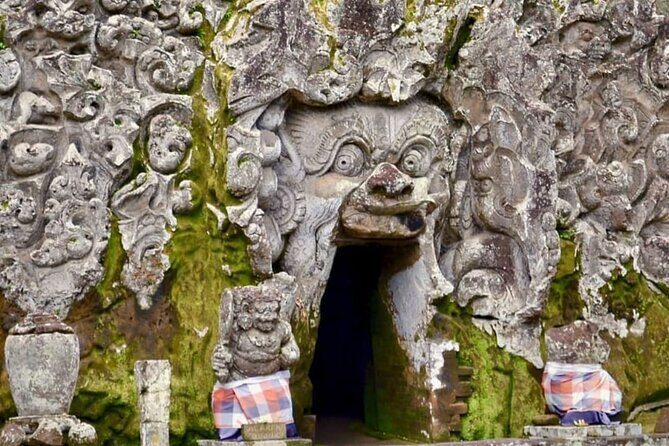 Bali Best Private of Nusa Penida Tour - Guides, photos, and personal touches that feel human