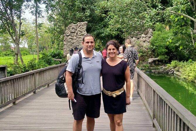 Bali Culture And Spring Temple Private Guided Tour - Bali traditional life at Gung Aji: understanding the compound layout