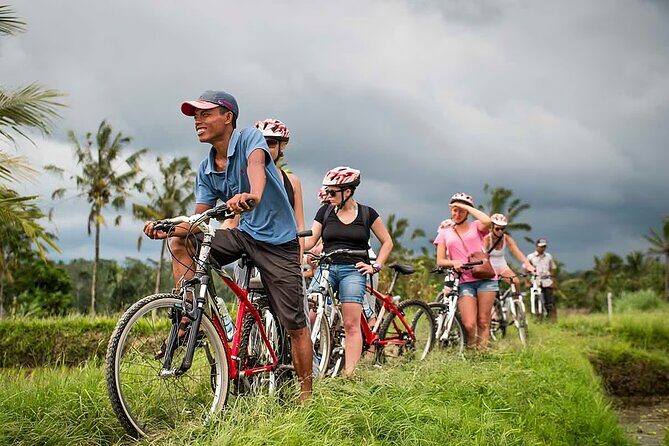 Bali Cycling and Ubud Waterfall Tour - Stop 5: Tegenungan Waterfall for the big finish