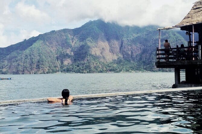 Bali day trip : Batur Sunrise Hike and Hot Spring All inclusive - Coming down: the quick reset before the hot spring
