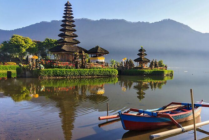 Bali Dolphin Lovina tour and Ulundanu Beratan - The 3:30 am Pickup: The Moment You Commit