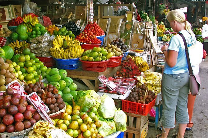 Bali Dolphin Watching Sunrise Tour in Lovina Beach - Candikuning Fruit Market: a simple cultural break for snacks and photos