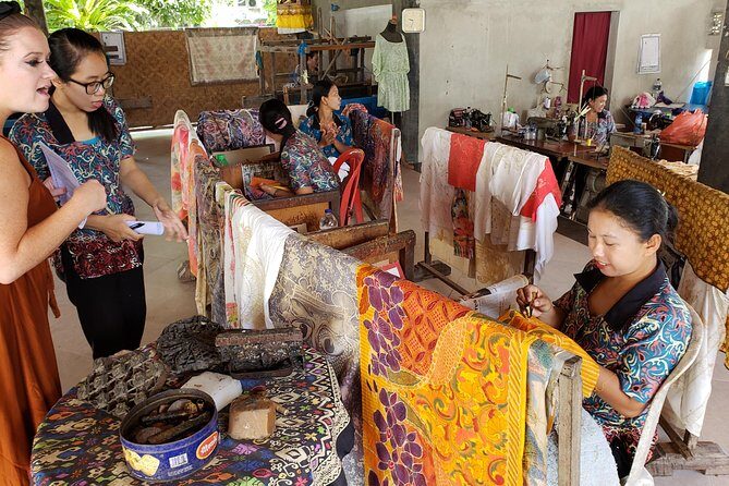 Bali Full Day Holy Water Tour - Stop 4 and 5: Celuk Silver Craft and Sari Amerta Batik