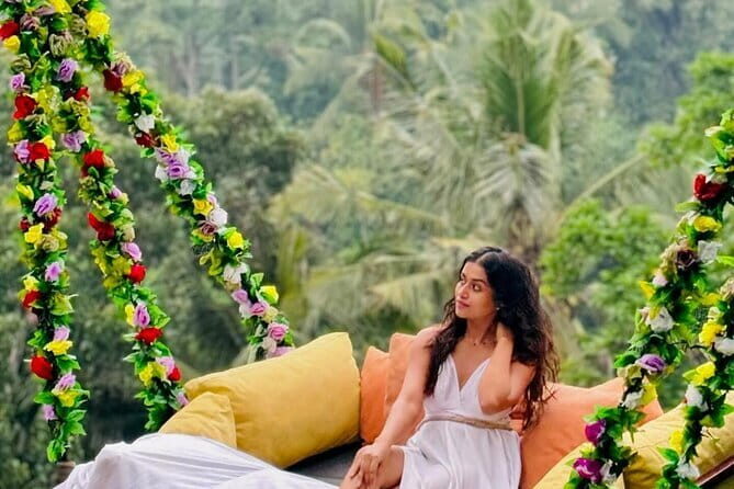 Bali Full-Day Tours : Waterfall and Ubud Destination Trip - Lunch in Ubud: fueling the second half of the day