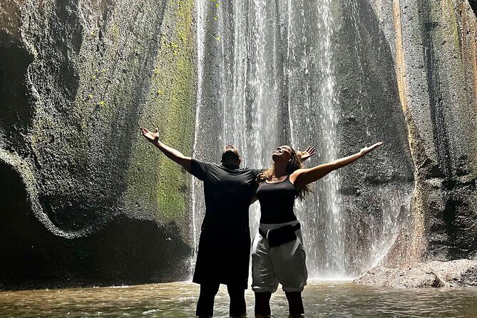 Bali Gate of Heaven, Swing and Waterfall - Happy Swing Bali and Kumulilir: the photo moment that’s worth planning for