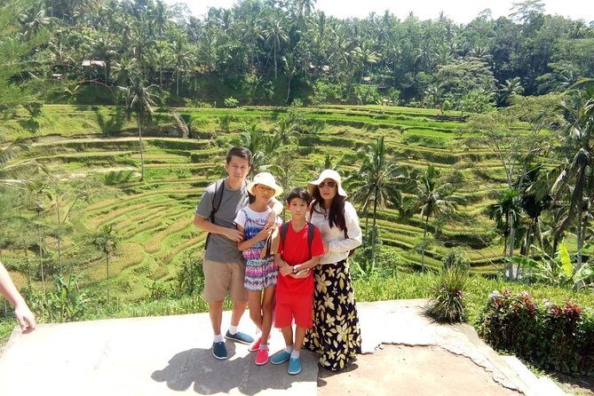 Bali Holy Bathing Ritual and Ubud Highlights tour - Tegalalang Rice Terrace: Photos, Walking, and Valley Views