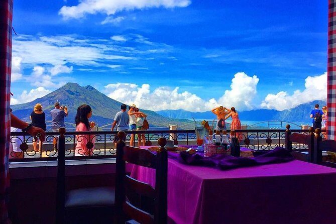 Bali Iconic Tour with Buffet Lunch and Attraction Tickets - Grand Puncak Sari Restaurant: Lunch That Functions Like a Viewpoint