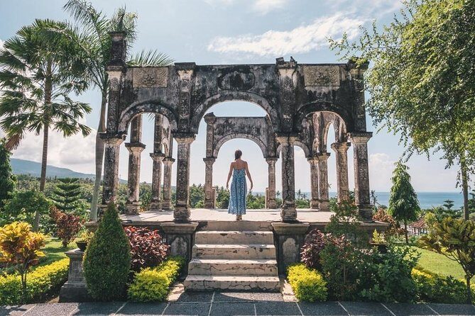 Bali Instagram: Gate of Heaven Tour - Mahagiri Panoramic Resort & Restaurant: views while you reset