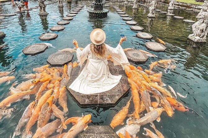 Bali Instagram Tour - Tukad Cepung Waterfall: catching sun rays at the right time