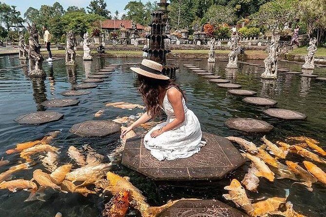 Bali Instagram Tour - All Inclusive - Stop 2: Tirta Gangga Water Palace, Koi Feeding, and Stepping-Stone Photos
