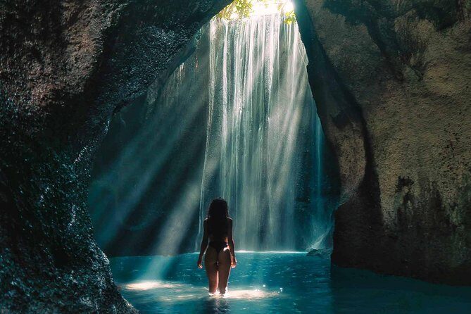 Bali Instagram Tour : Heaven Gate Tour - Tirta Gangga - Tukad Cepung Waterfalls - Private car logistics that actually matter for photos