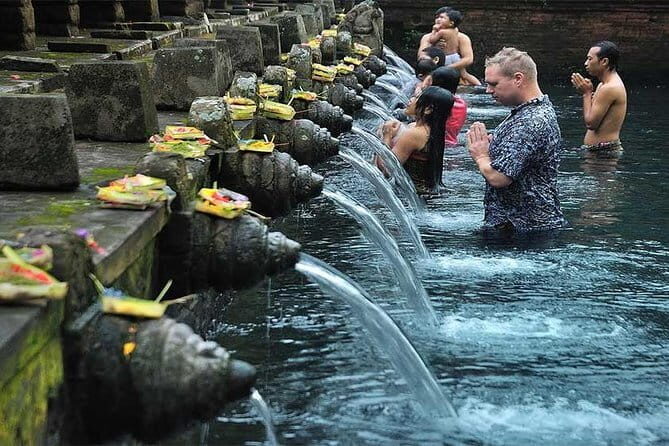 Bali Instagram Tour [Private and All-Inclusive] - Lunch at Ristorante Lereng Agung: Mount Agung views while you reset