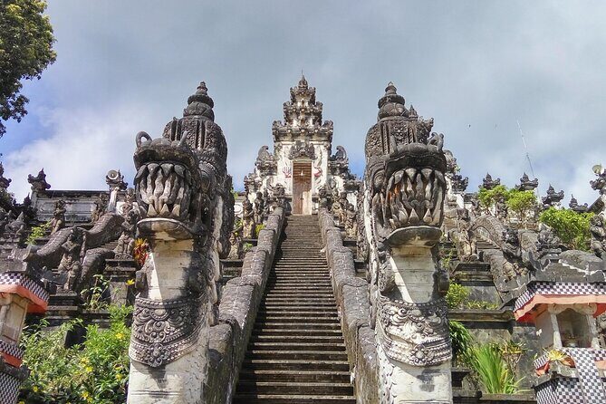 Bali Instagram Tour: The Most Scenic Spots - Tegalalang Rice Terrace: swings and classic terrace framing