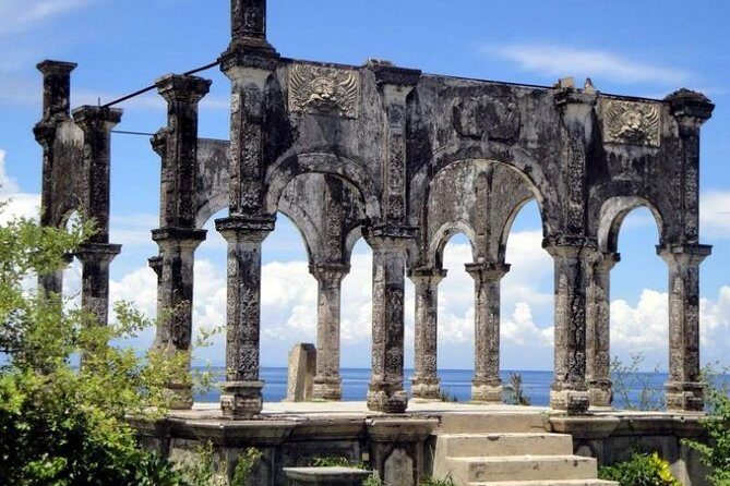 Bali Instagramable Tour - Seminyak pickup to Lempuyang Temple: what the early mountain views give you