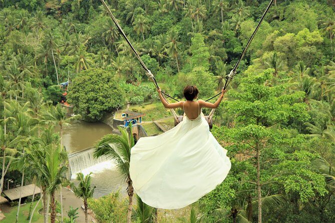 Bali Jungle Swing Experience Full Activity - Dress rental and the photo “style” factor