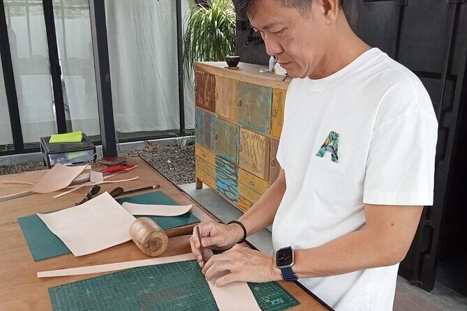 Bali Leather Craft Workshop - 6 hours ( canggu / seminyak) - What you’ll make, and how to choose the right project