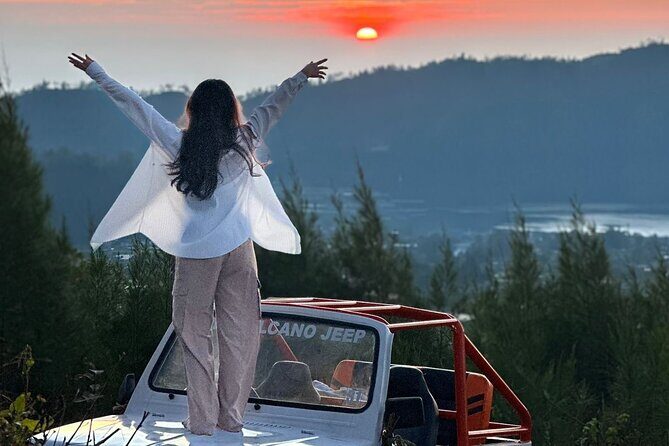 Bali: Mount Batur Jeep Sunrise & Hot Springs - All Inclusive - Floating temple photo stop: quick, scenic, and planned