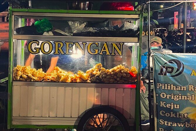 Bali Must-Try Food Tour (Denpasar) - The middle stops: more than snacks, less than a full meal