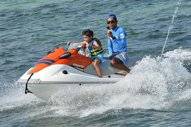 Bali Parasailing Adventure,Banana Boat,Jet Ski and Donut Boat with Transfers - Pickup at 09:00 and the “stay-dry until needed” strategy
