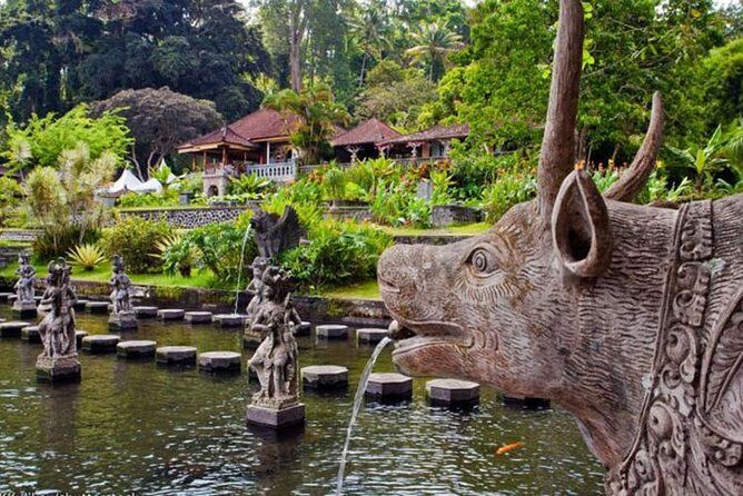 Bali Royal palaces (observe tour) - Goa Lawah: a short cave visit with bats in the sky