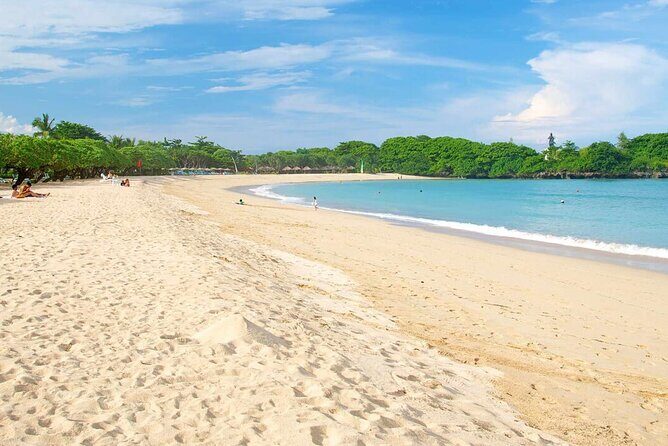 Bali Shore Excursion: Nusa Dua Beach Half Day Tour - Nusa Dua Beach on a half day: chairs, shade, and easy sand time