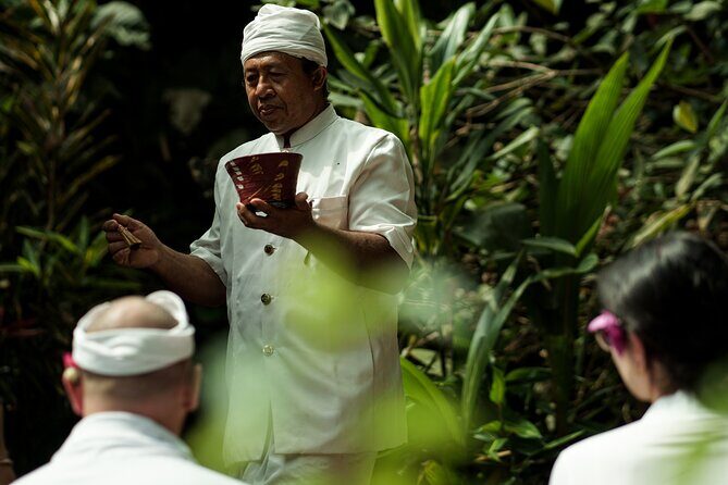 Bali Spiritual: Blessing Ceremony, Pristine Nature and Transfer - Balikaru Garden Walk: Color, Herbs, and Quiet Focus