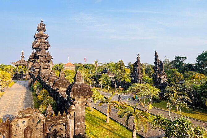 Bali Street Food Tour - The Food Mix: Babi Guling, Bakso, and Dessert Set-Offs