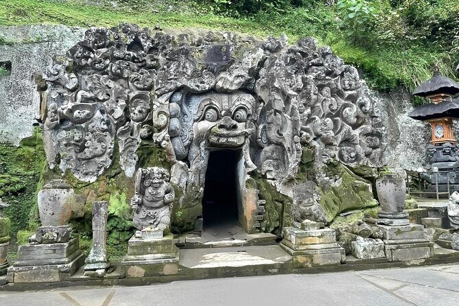 Bali Tour : Best Attractions in Ubud with Rice Terrace - Tegenungan Waterfall: a maintained, staircase-friendly nature stop