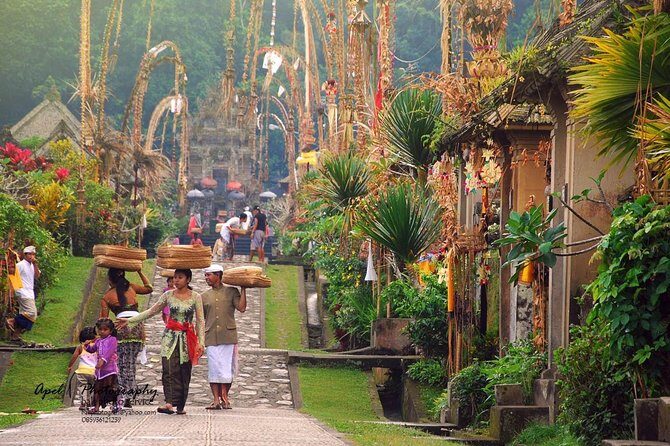 Bali Tour: Cepung Waterfall, Penglipuran Village, & Mt Batur View - Penglipuran Village: Traditional Layout Meets Modern Life