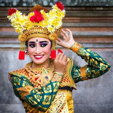Bali Tour Driver - A driver who builds a smart route around your stops
