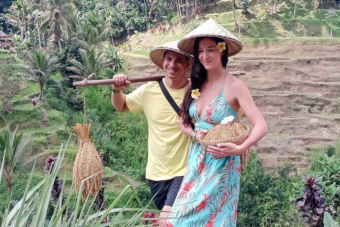 Bali Ubud Driver - Tegenungan Waterfall: a jungle water break and photo-friendly rock