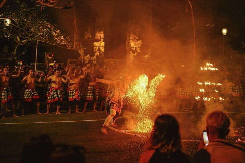 Bali: Ubud Kecak and Fire Dance Show Tickets - Timing in Ubud: when the gate opens and the show actually starts