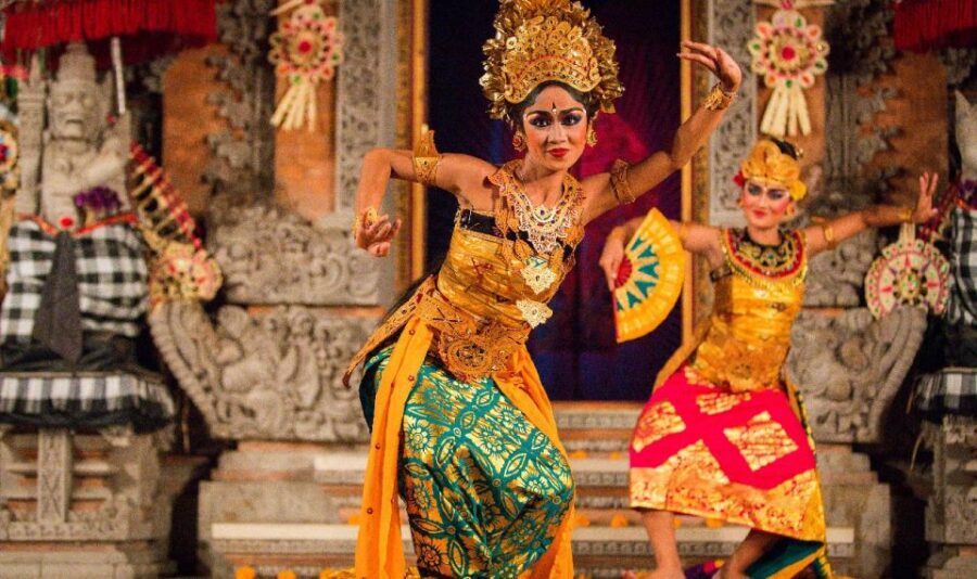 Bali: Ubud Palace Legong Dance Show Ticket - Finding your seat at Ubud Palace: timing is everything