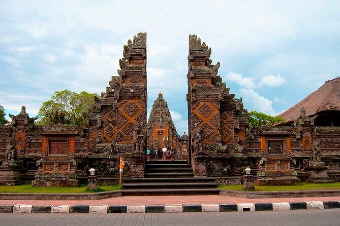 Bali Ubud Tour: Monkey Forest, Waterfall & Rice Terrace - Stop 7: Batuan Temple (Pura Puseh Batuan) and the temple visit rules