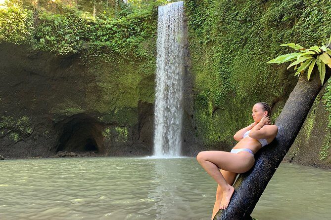 Bali Waterfalls in One Day: Tukad Cepung, 2 Hidden Waterfall, Kanto Lampo - Small details that make the day better: photos, talks, and timing